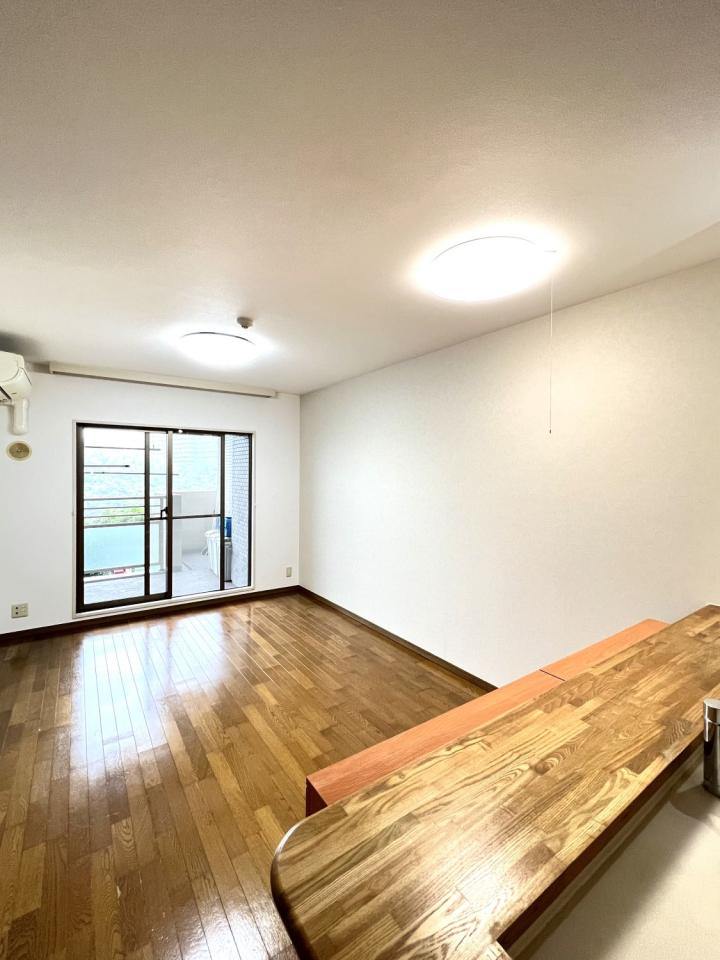 [Rent]Cozy apartment in Yoshii（Apartment）｜20 mins drive main gate｜Off